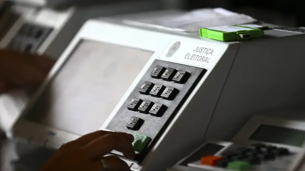 Candidatos ao GDF têm agenda intensa com sabatinas e atos nesta segunda