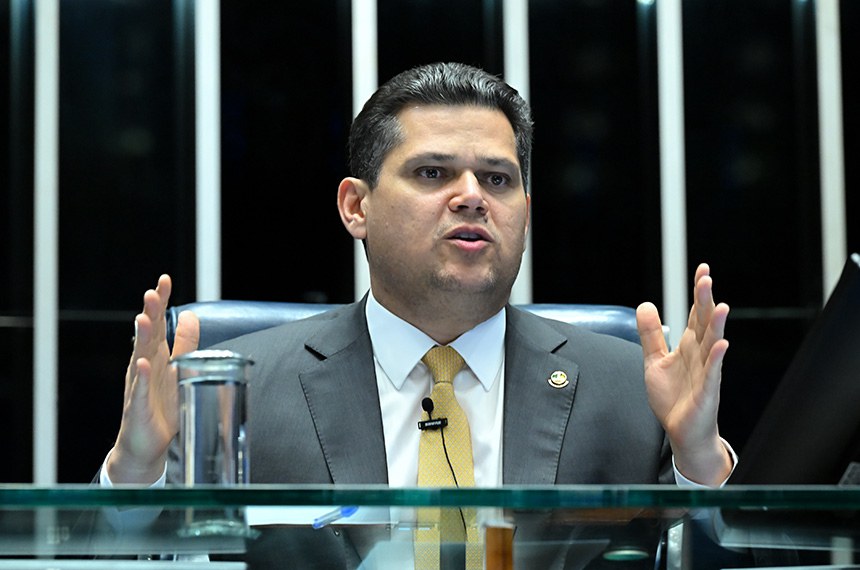 Alcolumbre evita prazo para PEC 6x1, e empresários pedem adiamento