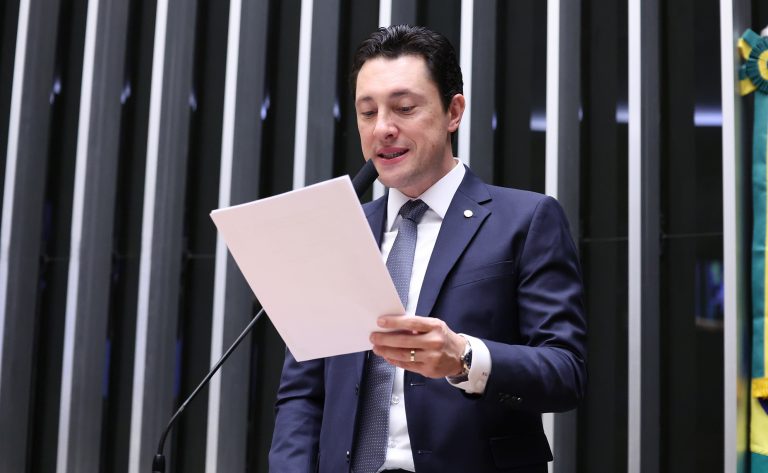 Câmara aprova minirreforma de multas e regras partidárias