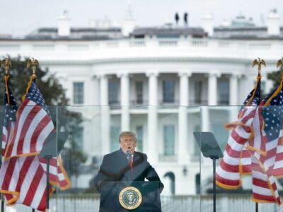 Casa Branca usa tiroteio para defender salão de baile de Trump
