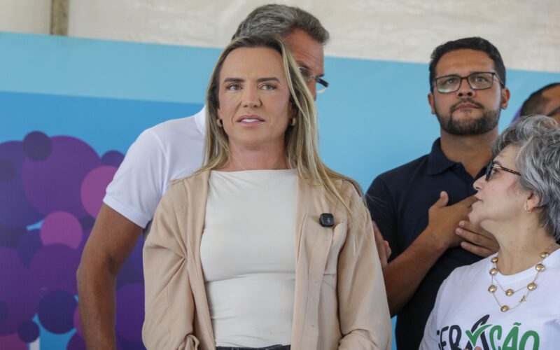Celina Leão segue internada para drenagem pulmonar