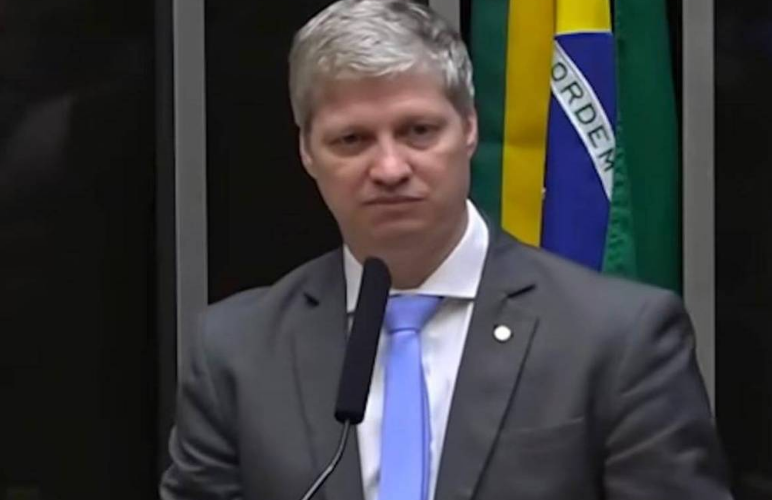 Deputado do Novo pede processo contra general por intimidacao