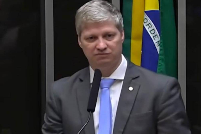 Deputado do Novo pede processo contra general por intimidacao