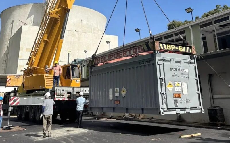 EUA extrai urânio enriquecido de reator nuclear da Venezuela