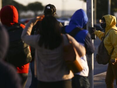 Frente fria traz temporais e queda de temperatura no Sul e Sudeste