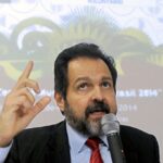 PT brasiliense fecha chapa e Agnelo concorre