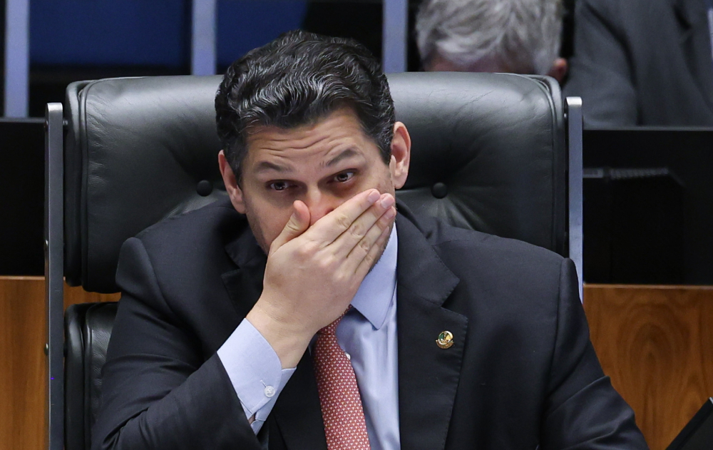 PEC 6x1: Alcolumbre define tramitação por comissões