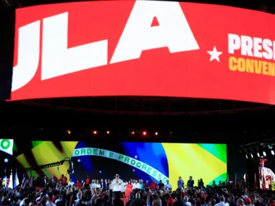 Vermelho, onça e estilo: militância usa moda em convenção de Lula