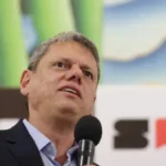 Tarcísio diz que não repetiria boné de Trump e confia nas urnas