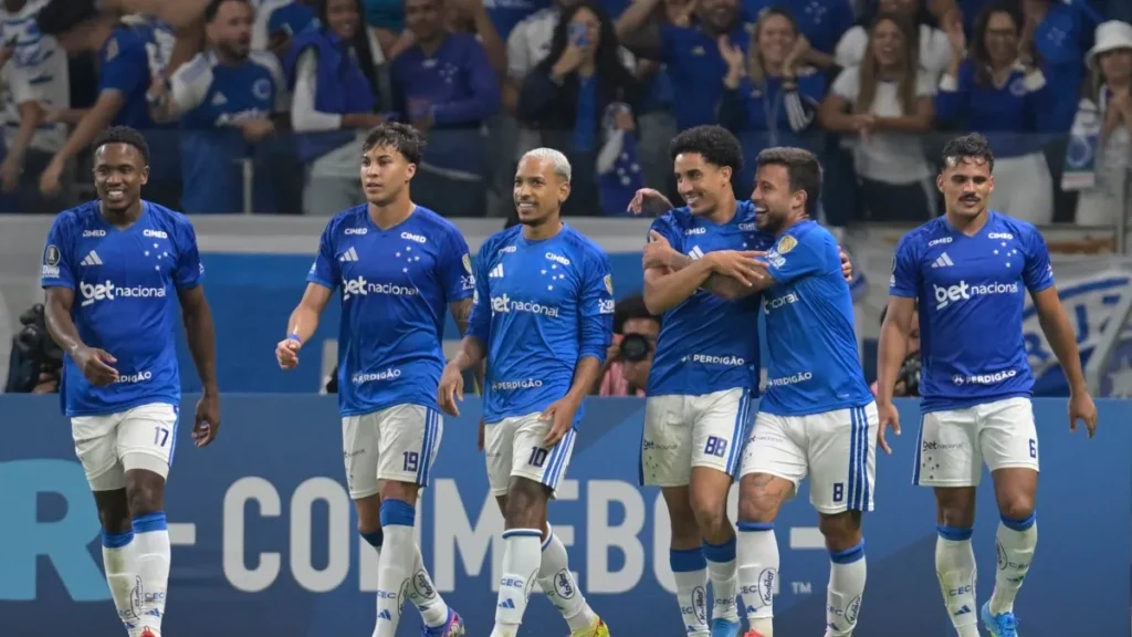 Cruzeiro vence Mirassol e cola no G4 do Brasileirão