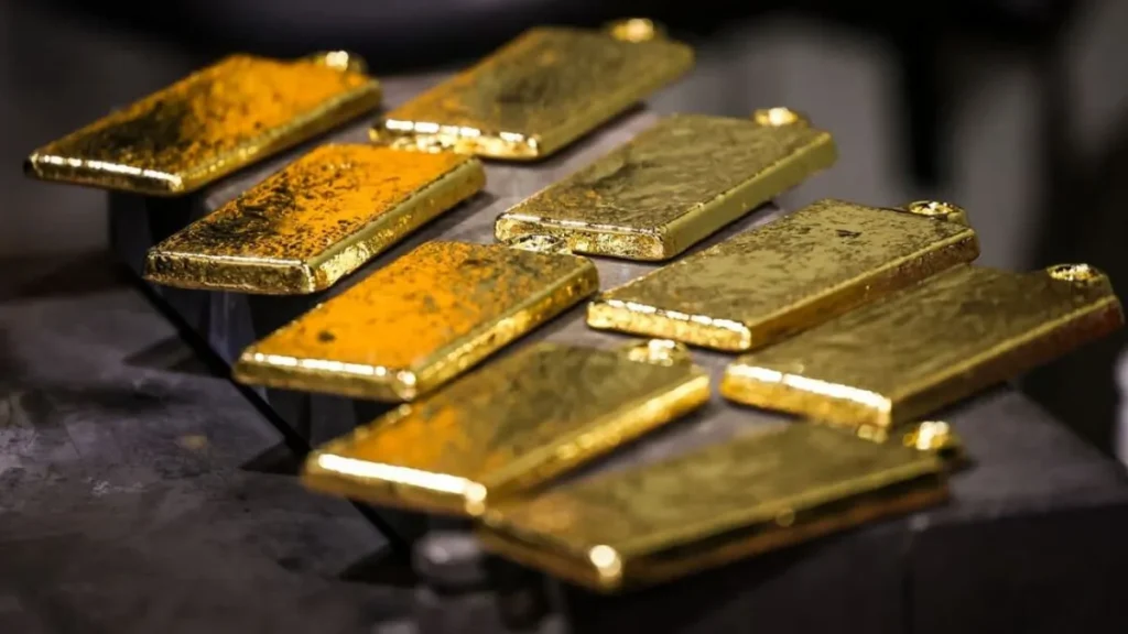 Ouro supera US$ 4.440 com foco no Fed e dados de inflação