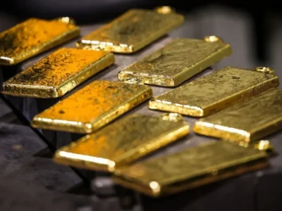 Ouro supera US$ 4.440 com foco no Fed e dados de inflação