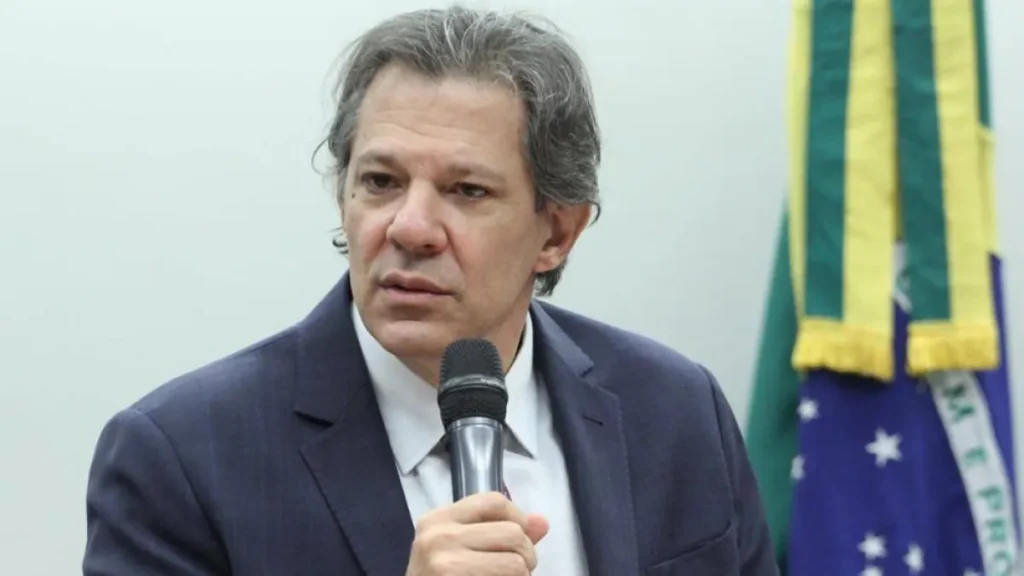 Haddad critica PM por seguir motorista e cobra explicações de Tarcísio